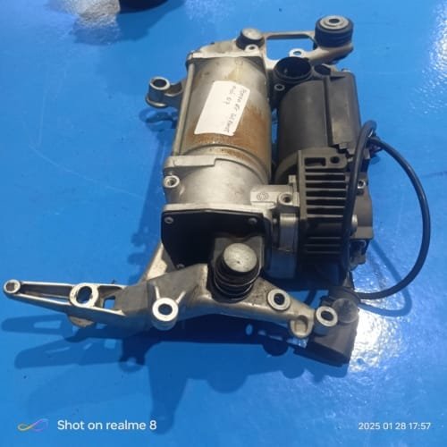 KOMPRESOR AIR SUSPENSI AUDI. Q7