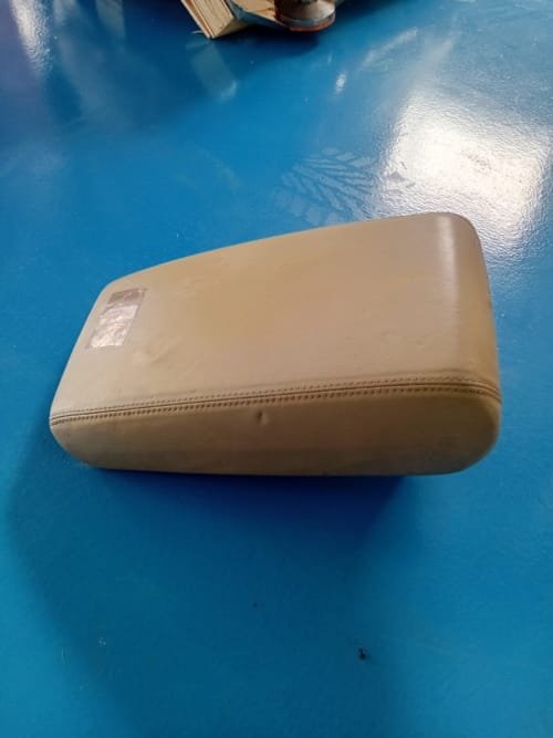 TUTUP LACI CONSOLE BOX AUDI A6,