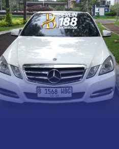 Mercedes-Benz E300 W212 Avangarde 2012 – Panoramic Elegance